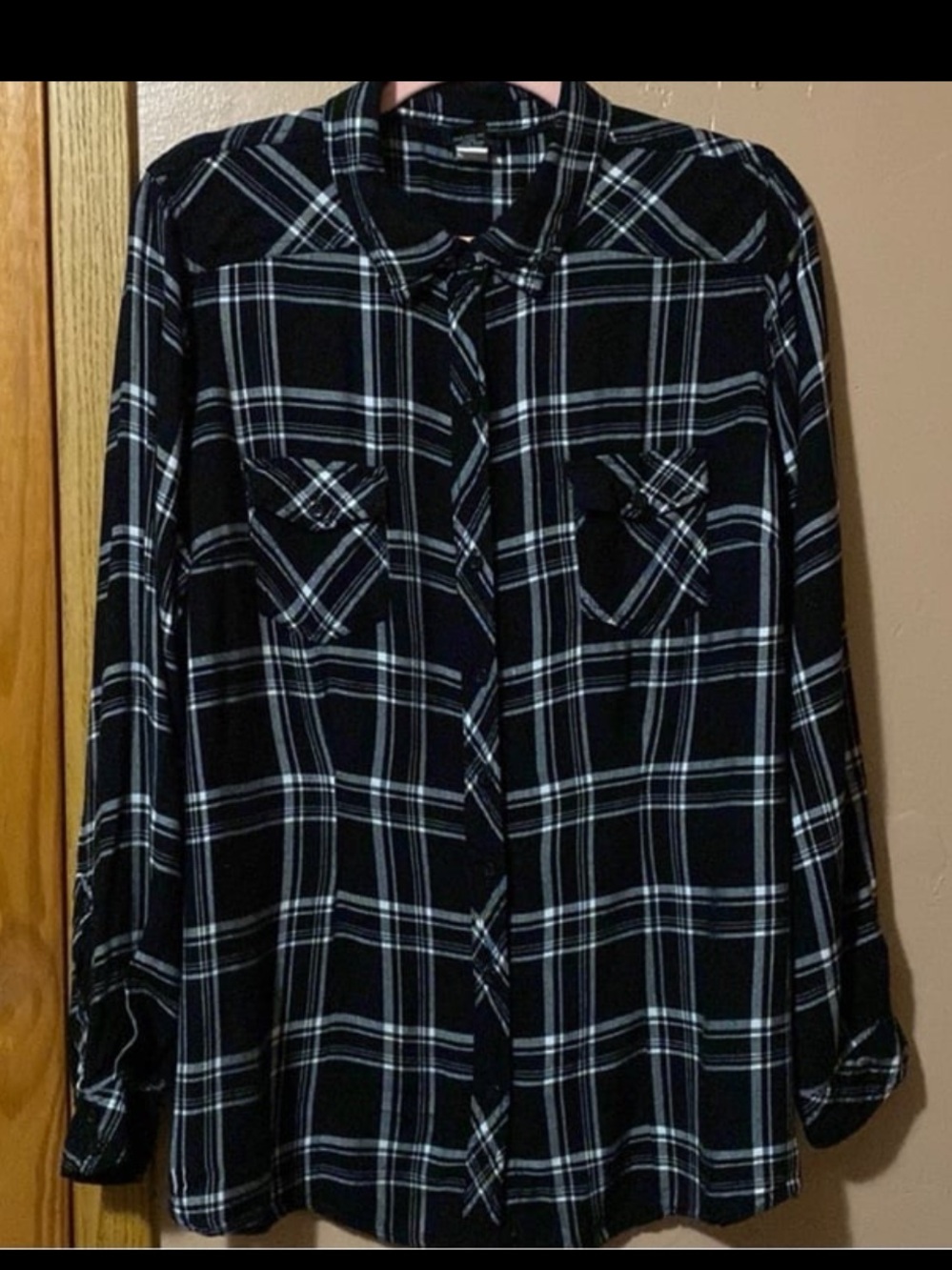 Torrid Black & White Plaid Shirt 2 or 18/20 in great condition